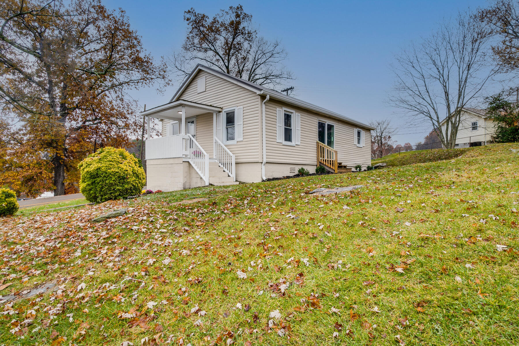 477 Gravely Road Kingsport, TN 37660 - Photo 4 of 29 004