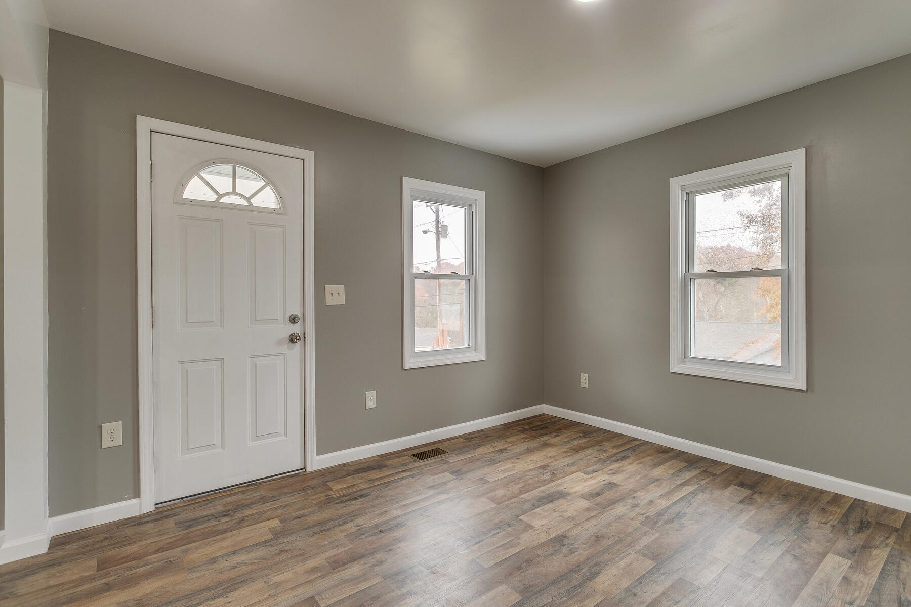 477 Gravely Road Kingsport, TN 37660 - Photo 8 of 29 008