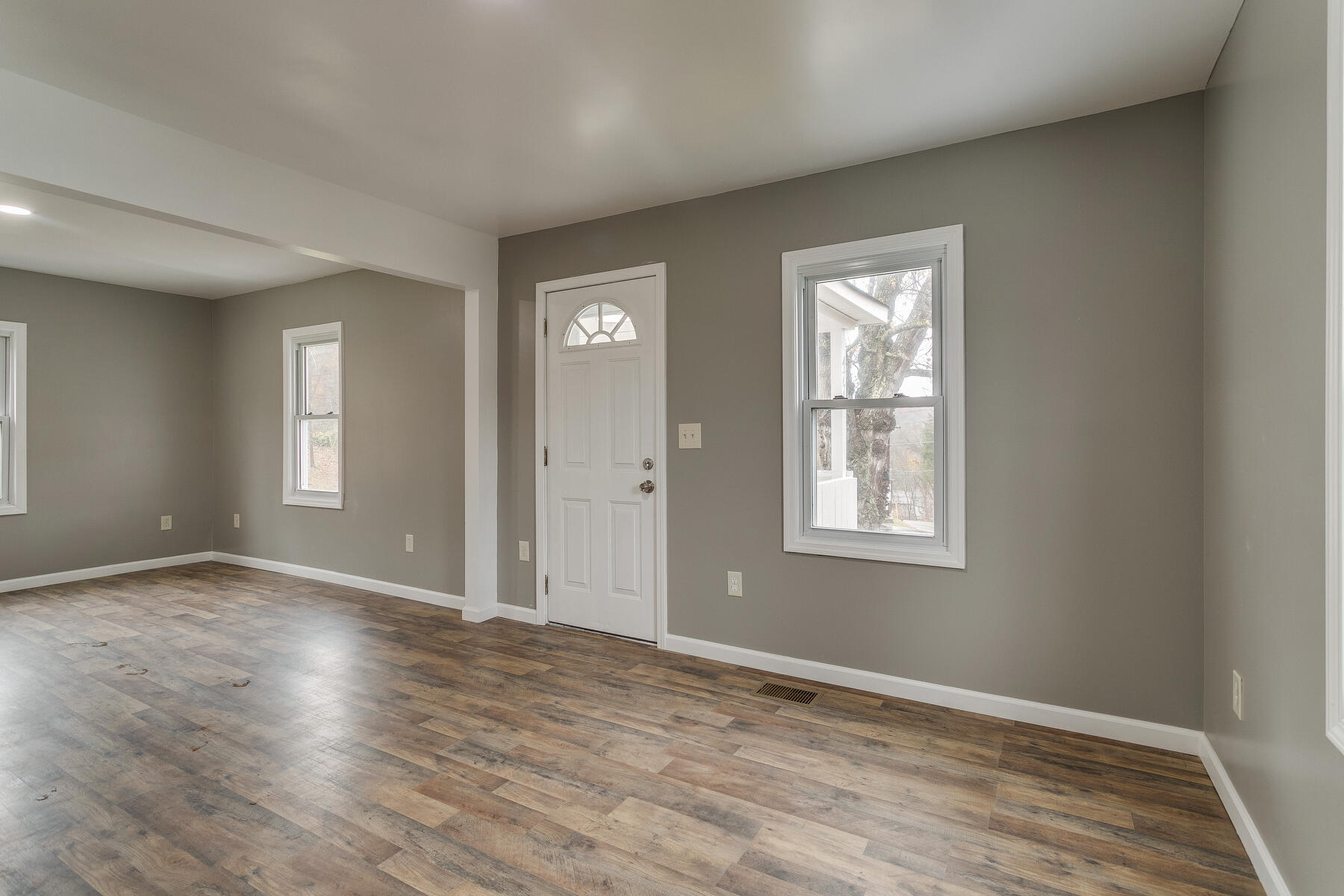 477 Gravely Road Kingsport, TN 37660 - Photo 9 of 29 009