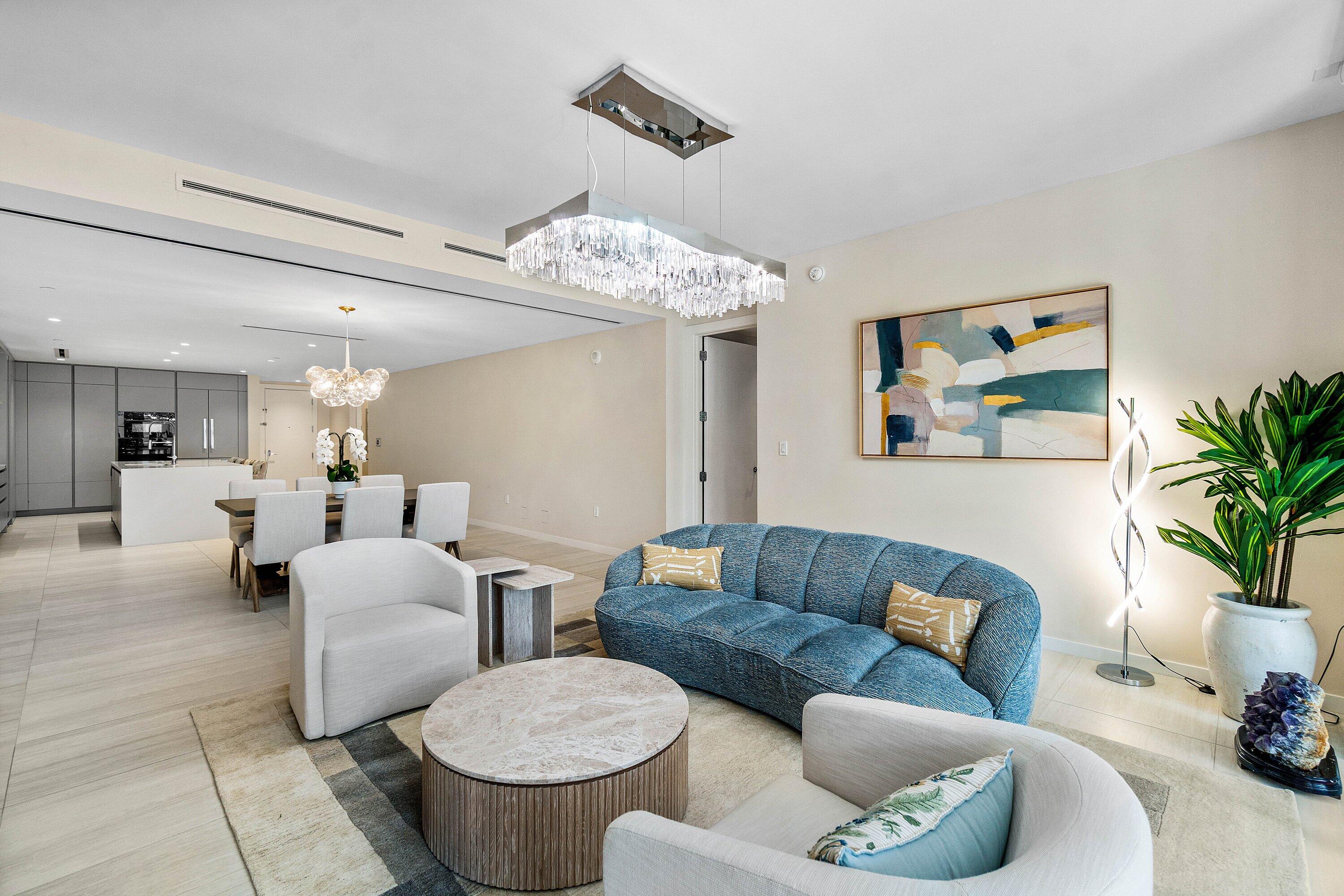 200 Southeast Mizner Boulevard, Unit 209 Boca Raton, FL 33432 - Photo 4 of 59 Living Room