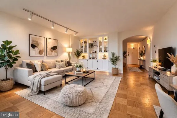 $2,600 | 4242 East-West Highway, Unit 618, Bethesda, MD 20814