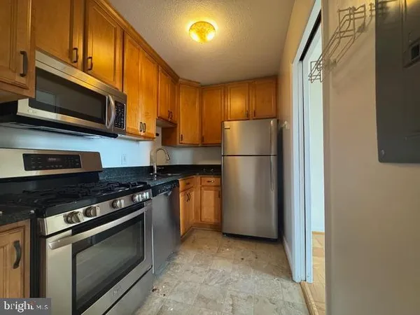 $2,600 | 4242 East-West Highway, Unit 618, Bethesda, MD 20814