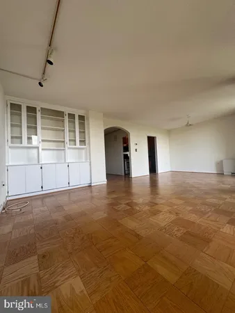 $2,600 | 4242 East-West Highway, Unit 618, Bethesda, MD 20814