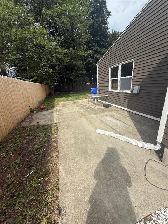 150 Cloran Street Springfield, MA 01109 - Photo 4 of 34 Gallery Image 4