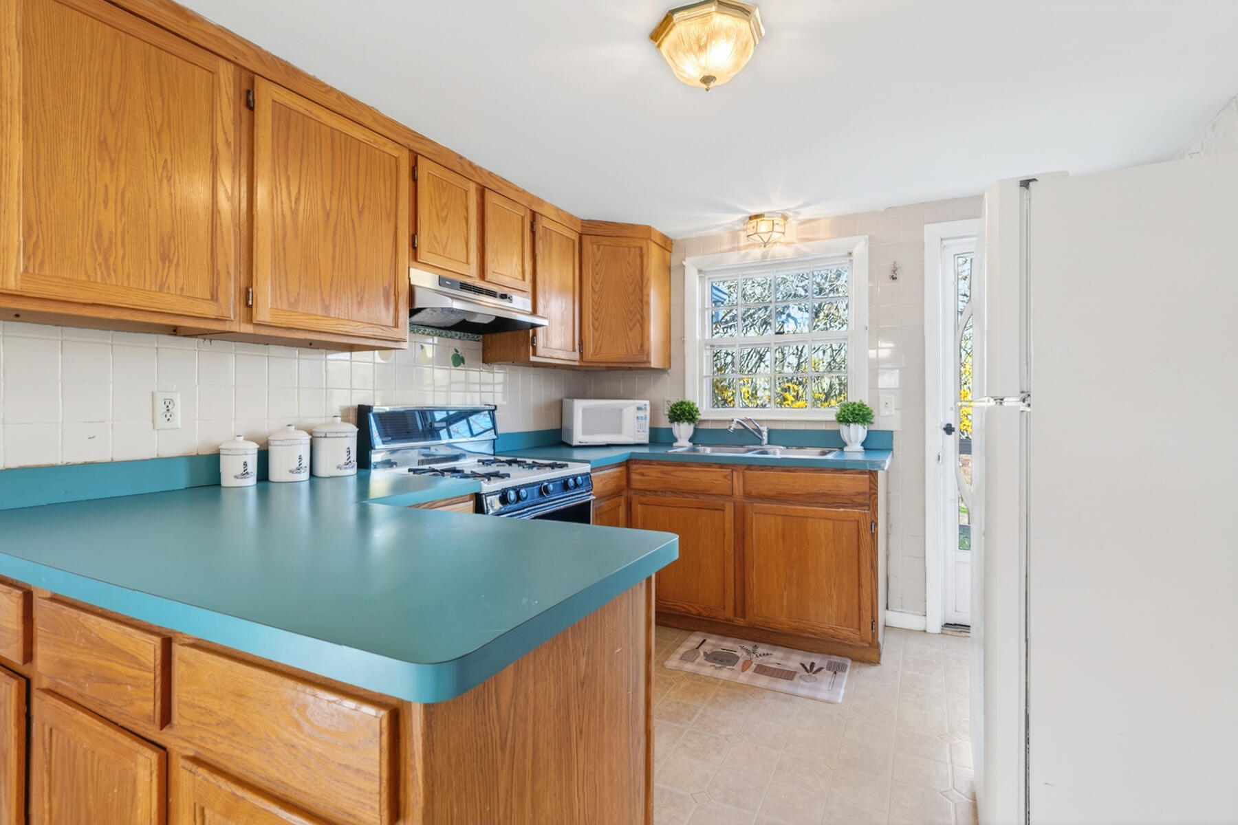 268 Trotting Park Road West Dennis, MA 02670 - Photo 9 of 35 Kitchen