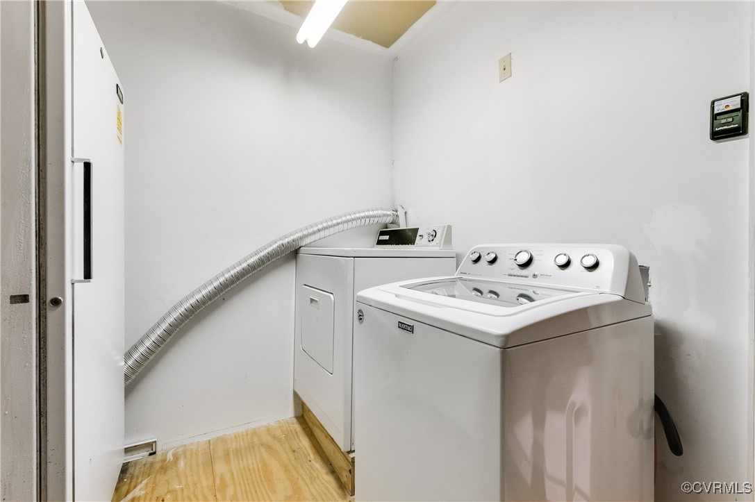 13321 Hensley Road Chesterfield, VA 23832 - Photo 35 of 48 a utility room with washer and dryer