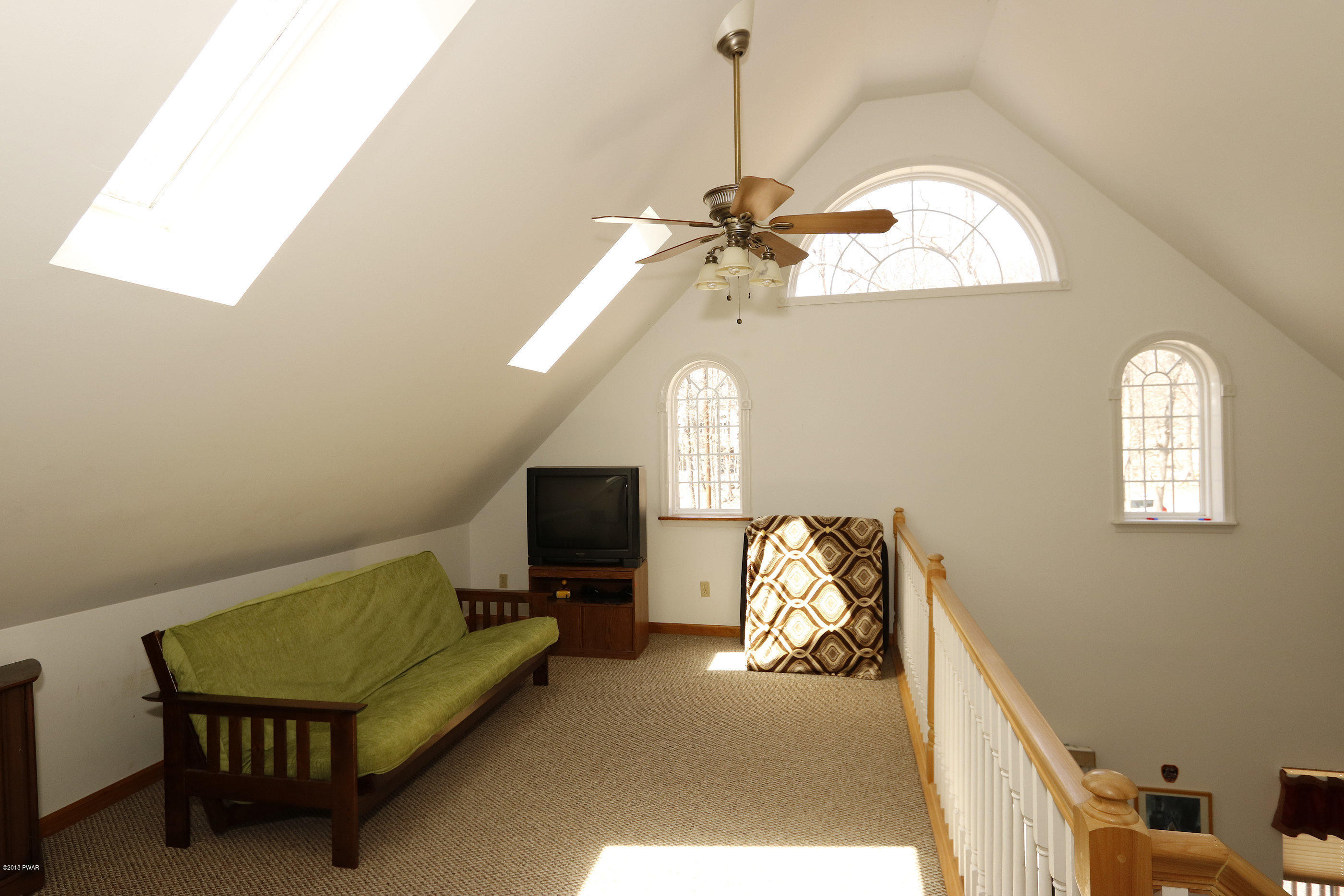 138 Perch Road Lackawaxen, PA 18435 - Photo 17 of 30 17 Loft