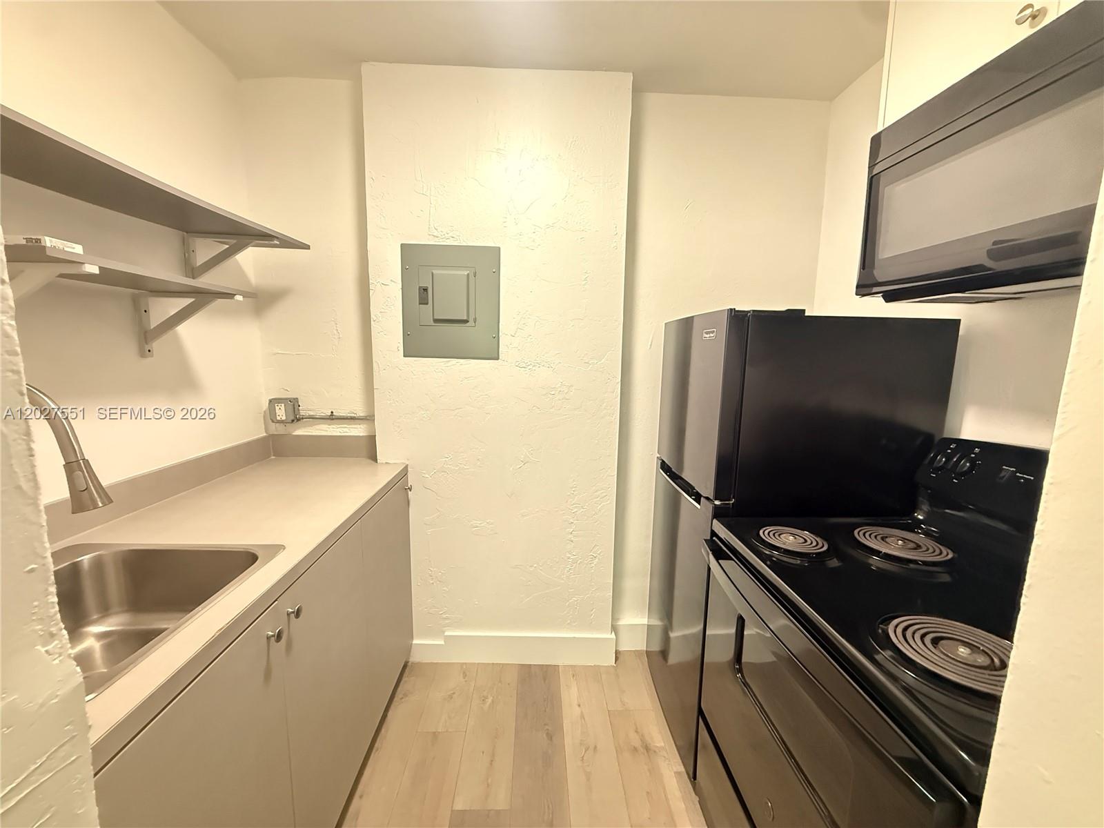 143 Southwest 9th Street, Unit 304 Miami, FL 33130 - Photo 4 of 8