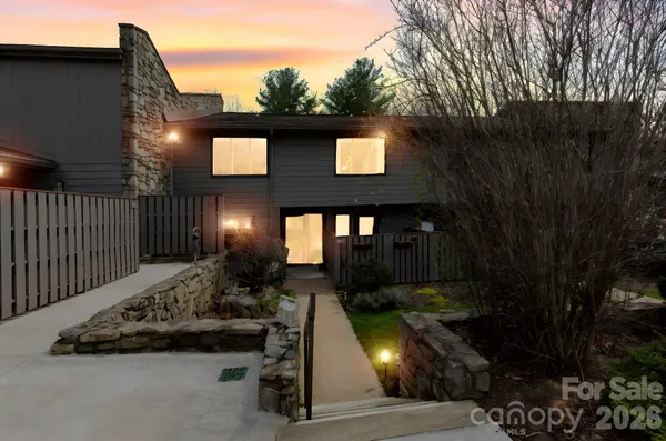 $750,000 | 515 Crowfields Lane, Asheville, NC 28803