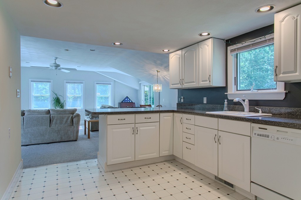 14 Barker Hill Road Townsend, MA 01469 - Photo 9 of 27 Gallery Image 9
