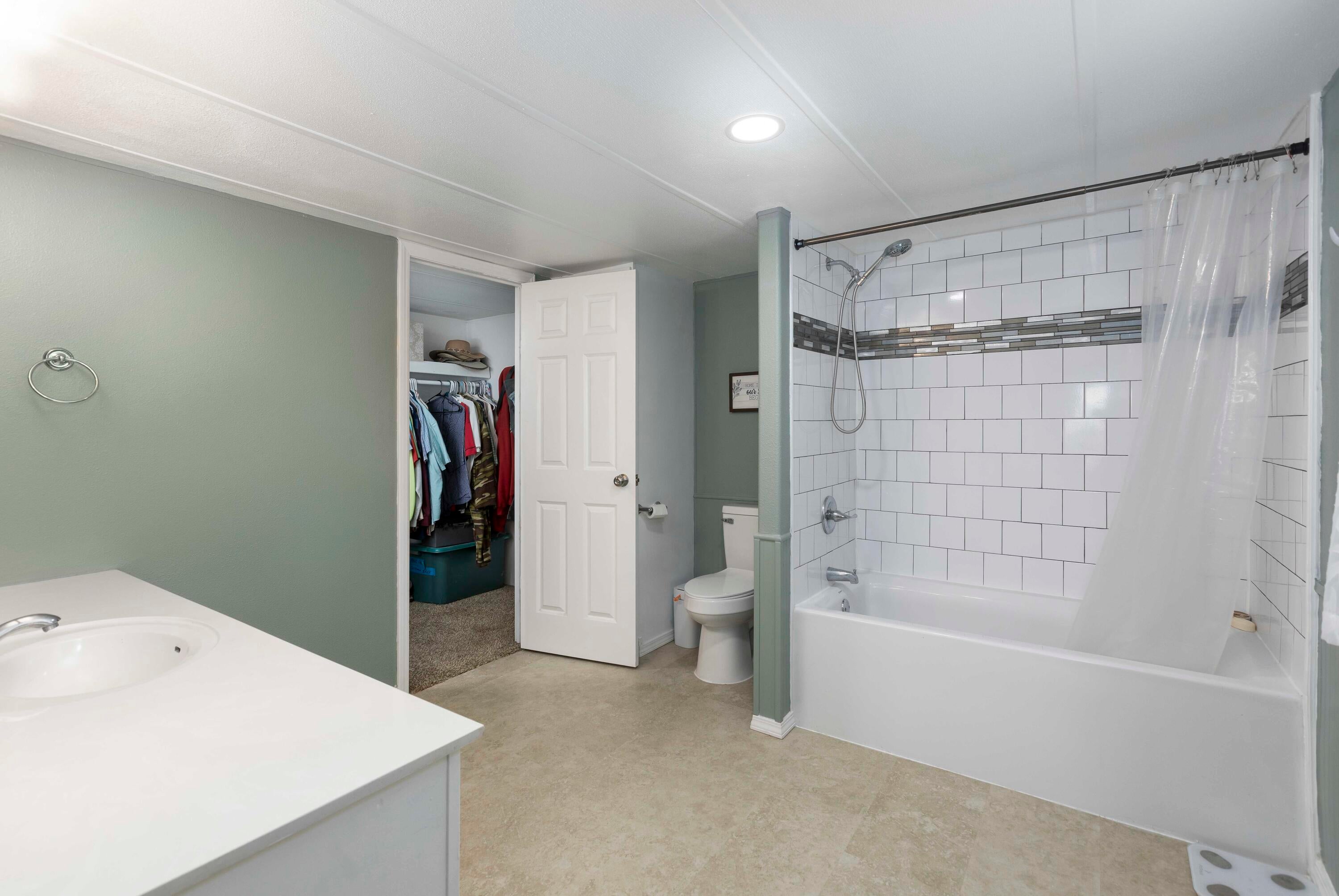 5225 Dodge Road White City, OR 97503 - Photo 22 of 49 beautiful shower