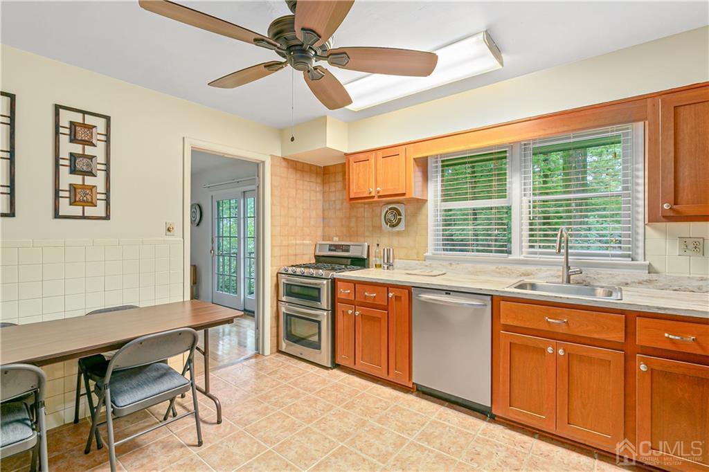 110 George Avenue Edison, NJ 08820 - Photo 7 of 16 Gallery Image 7