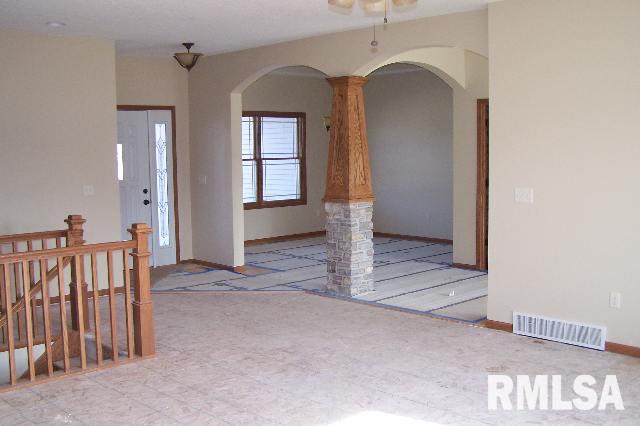 1717 Springbrook Court DeWitt, IA 52742 - Photo 7 of 9 Gallery Image 7