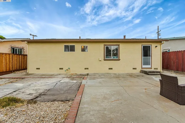 $988,000 | 36563 Beutke Drive, Newark, CA 94560