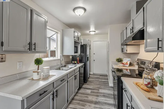 $988,000 | 36563 Beutke Drive, Newark, CA 94560