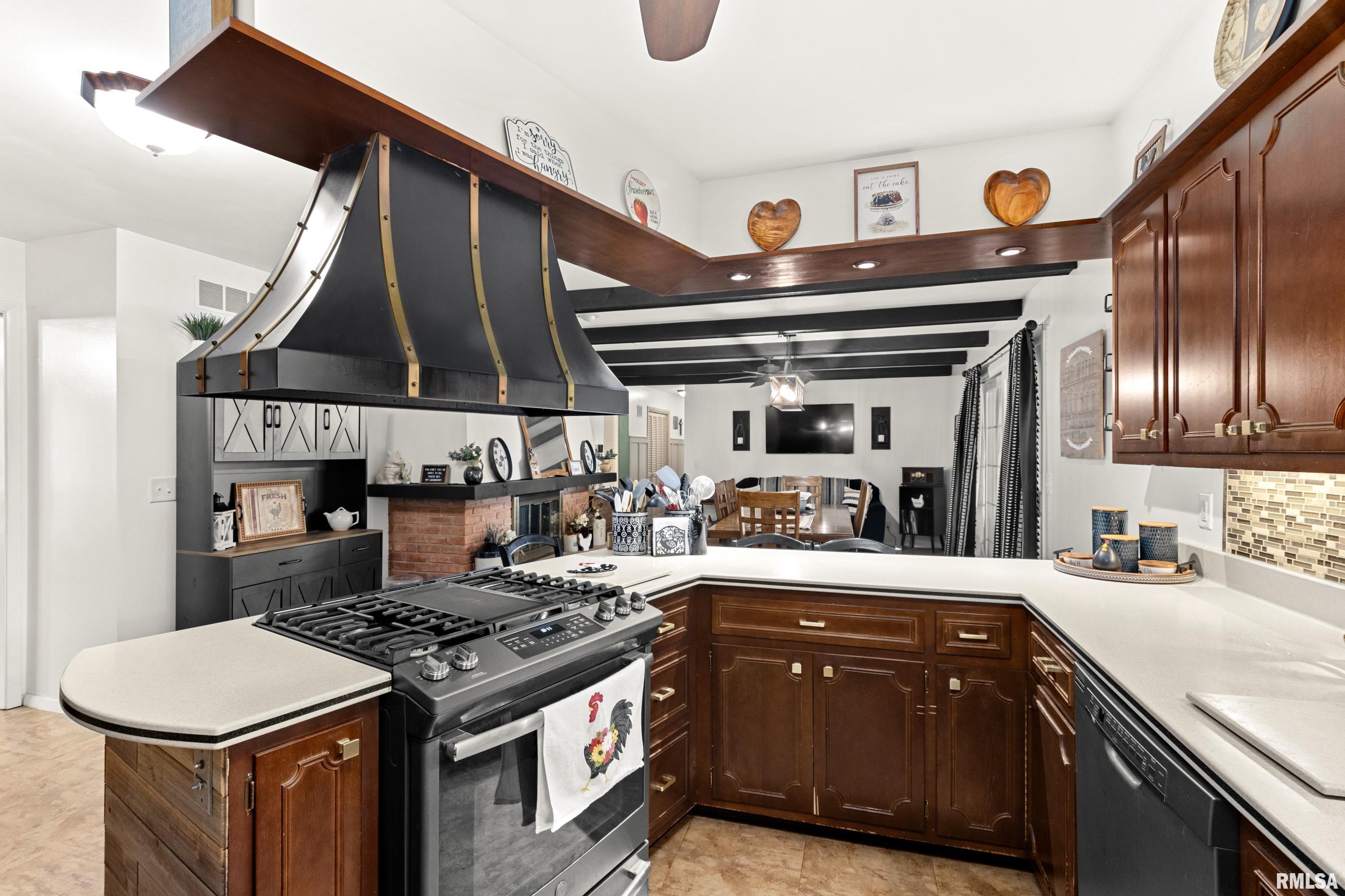 1008 Kingsbury Road Washington, IL 61571 - Photo 14 of 41 Gallery Image 14