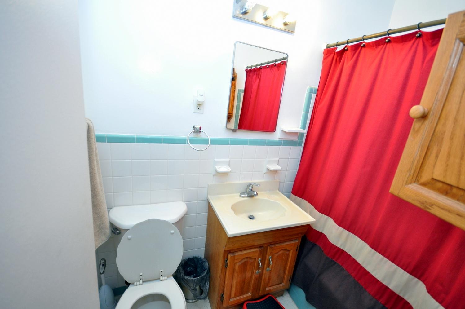 345 Winged Foot Road Palm Springs, FL 33461 - Photo 6 of 12 Bathroom