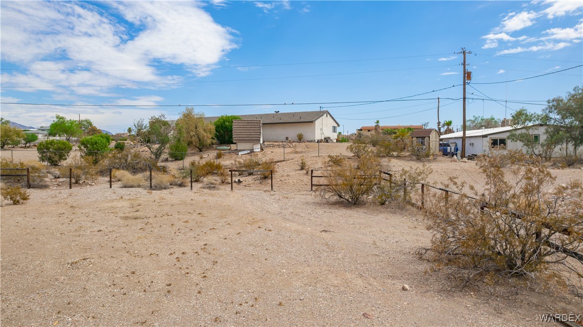 4260 El Paso Road Bullhead City, AZ 86429 - Photo 30 of 39 Yard