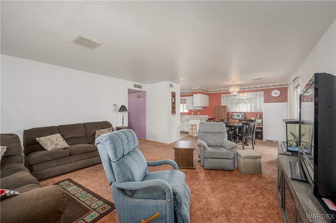 4260 El Paso Road Bullhead City, AZ 86429 - Photo 5 of 39 Living Room