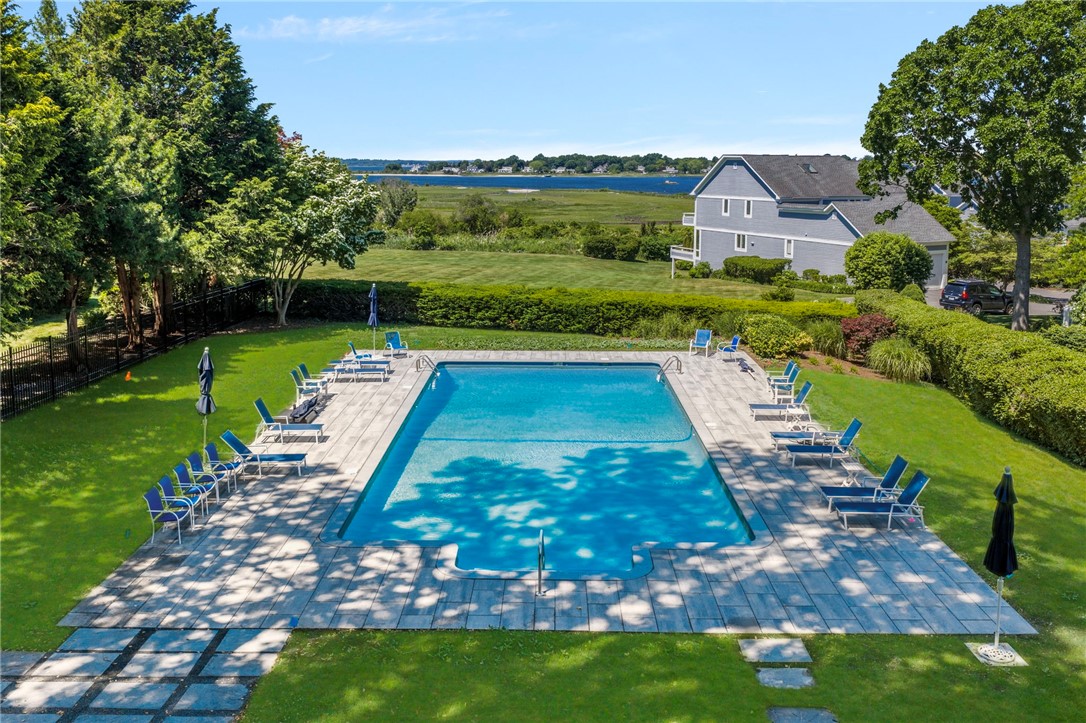 45 Bagy Wrinkle Cove Warren, RI 02885 - Photo 4 of 41