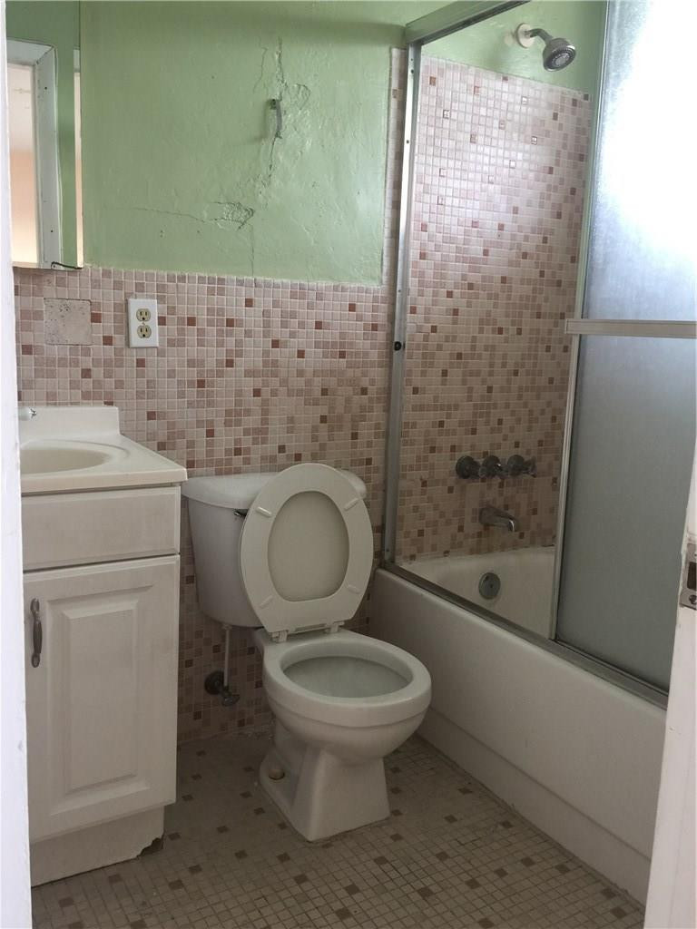 9375 Southwest 40th Terrace, Unit 213 Miami, FL 33165 - Photo 13 of 31 Photo 13