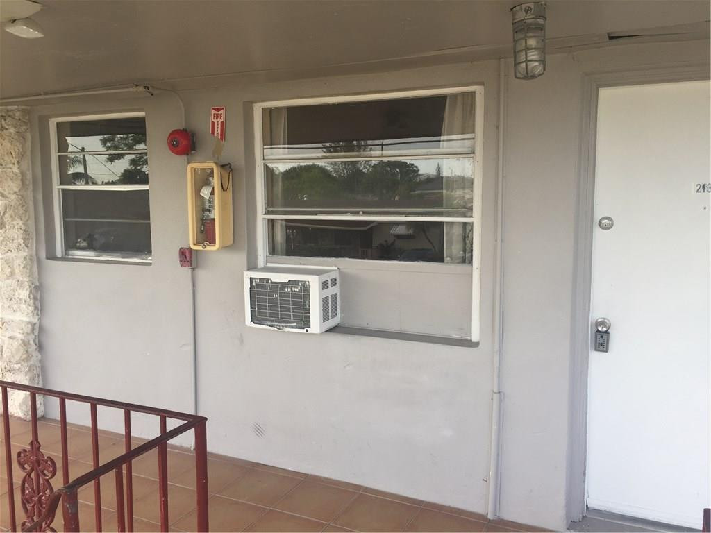 9375 Southwest 40th Terrace, Unit 213 Miami, FL 33165 - Photo 3 of 31 Photo 3