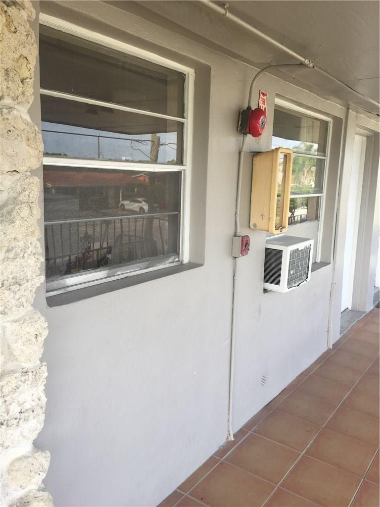 9375 Southwest 40th Terrace, Unit 213 Miami, FL 33165 - Photo 4 of 31 Photo 4