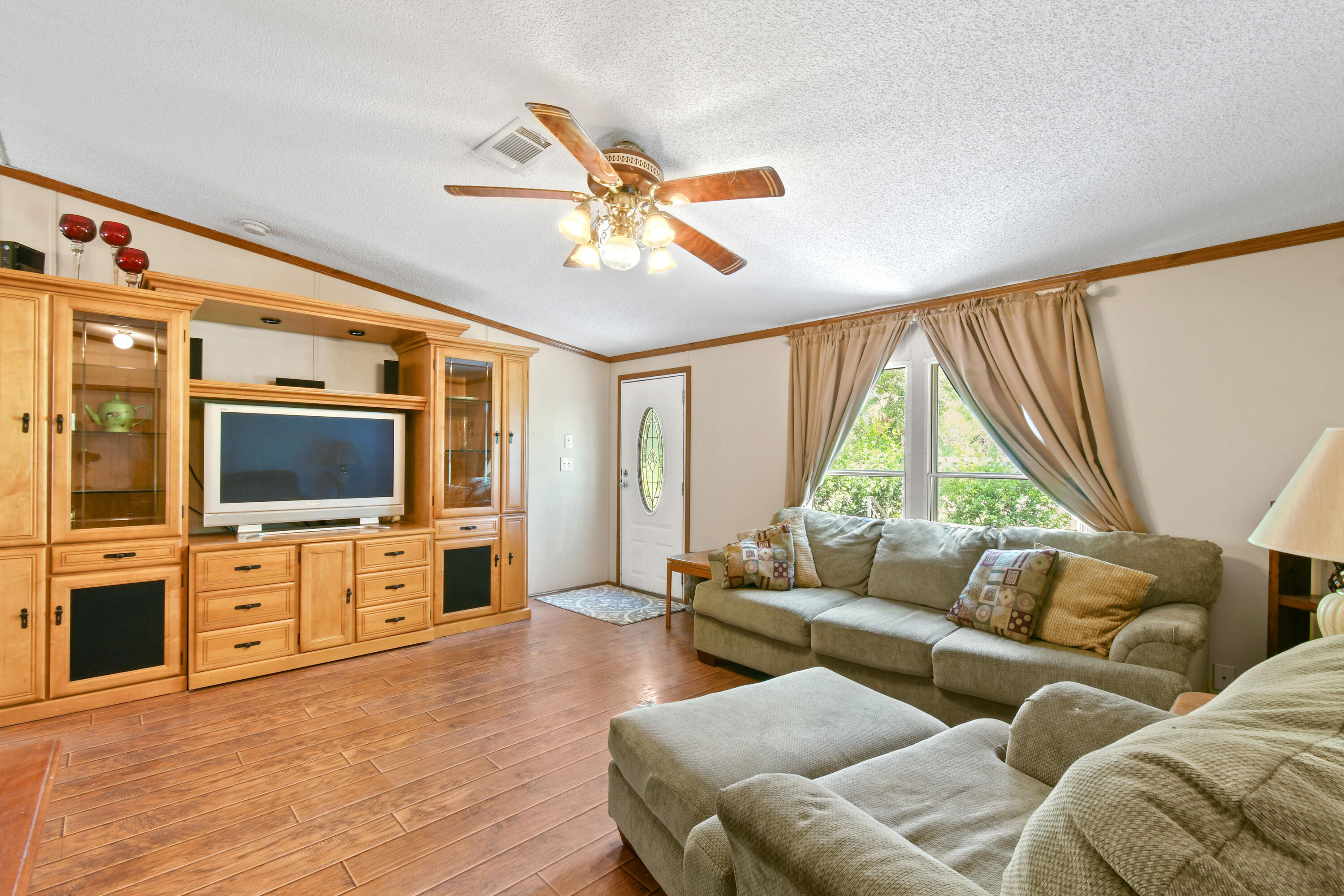 2463 Coolidge Road Fort Pierce, FL 34945 - Photo 13 of 43 2463CoolidgeRd_08
