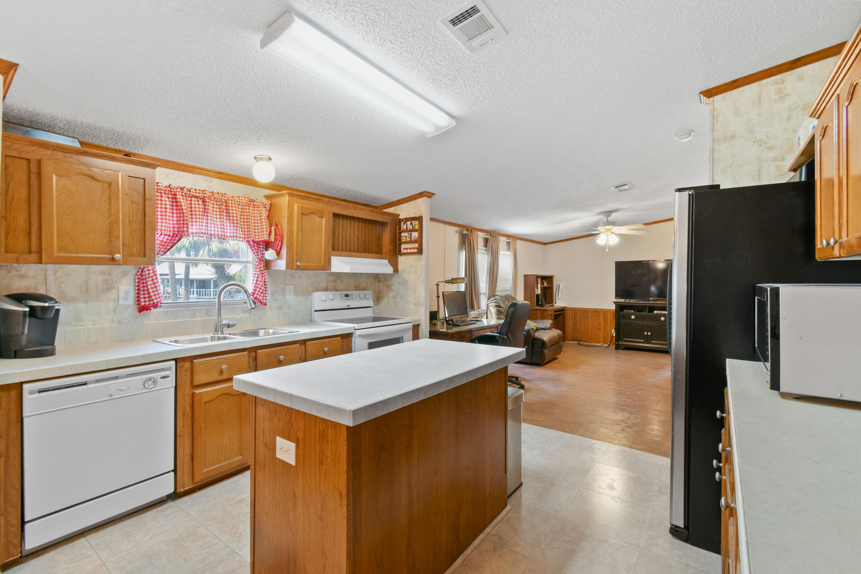 2463 Coolidge Road Fort Pierce, FL 34945 - Photo 16 of 43 2463CoolidgeRd_11