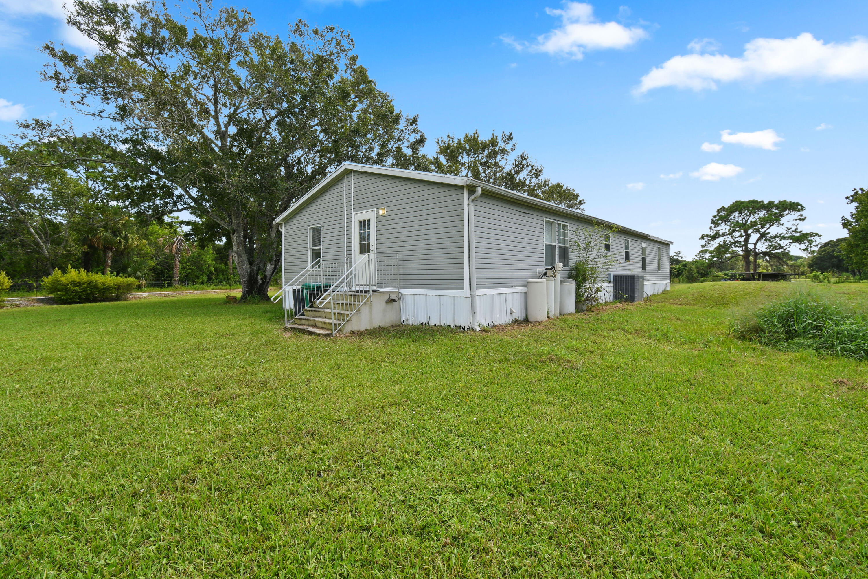 2463 Coolidge Road Fort Pierce, FL 34945 - Photo 37 of 43 2463CoolidgeRd_31