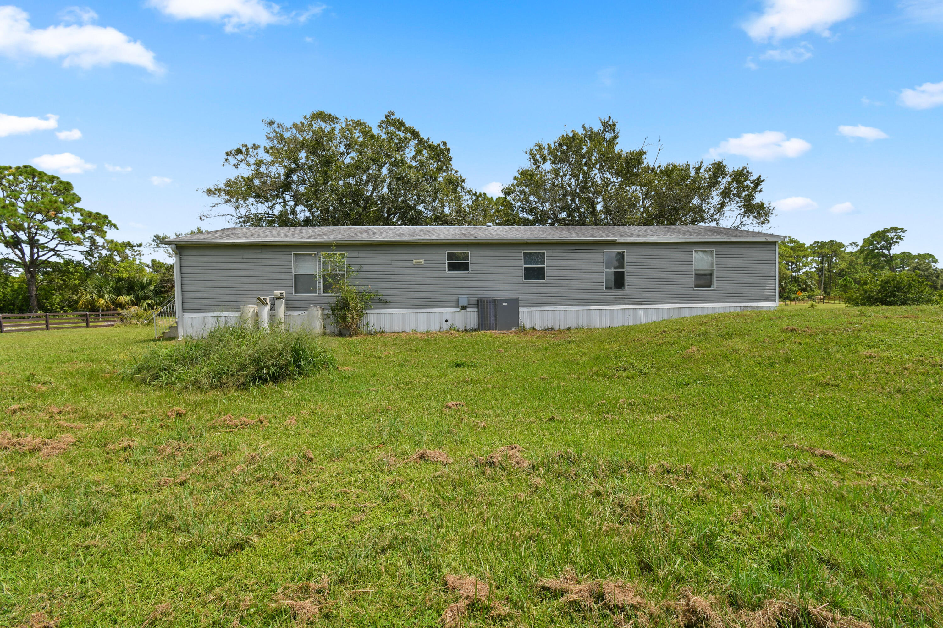 2463 Coolidge Road Fort Pierce, FL 34945 - Photo 39 of 43 2463CoolidgeRd_33