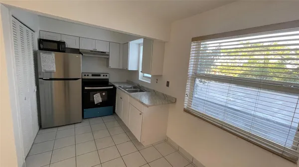 $1,490 | 2420 Johnson Street, Unit 204, Hollywood, FL 33020