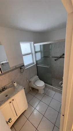 $1,490 | 2420 Johnson Street, Unit 204, Hollywood, FL 33020