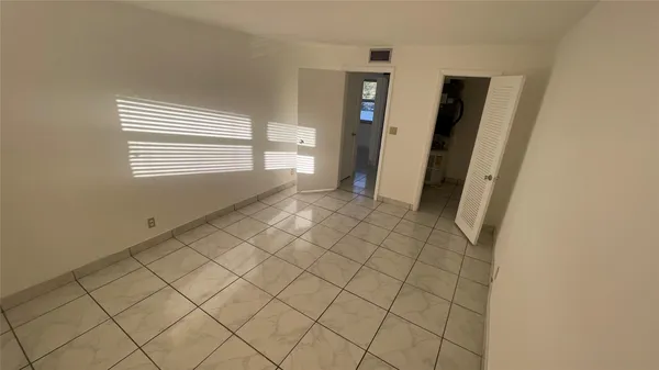 $1,490 | 2420 Johnson Street, Unit 204, Hollywood, FL 33020