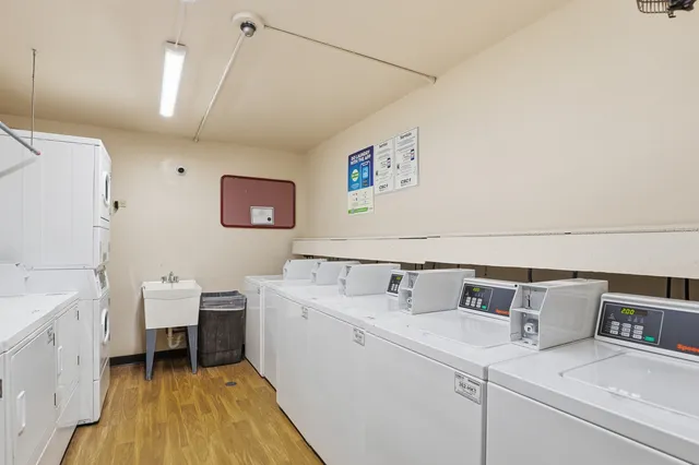 $182,500 | 1375 Rebecca Drive, Unit 213, Hoffman Estates, IL 60169