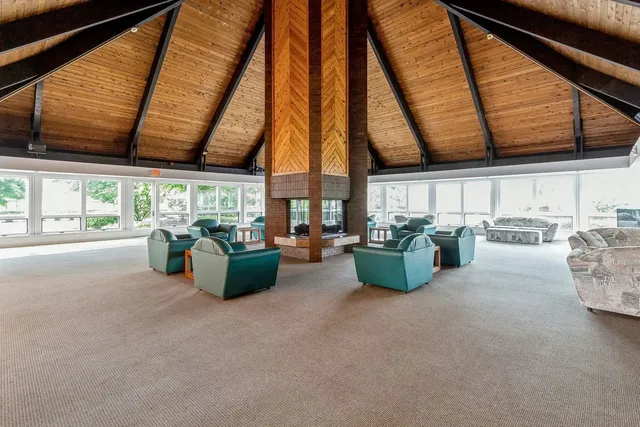 $182,500 | 1375 Rebecca Drive, Unit 213, Hoffman Estates, IL 60169