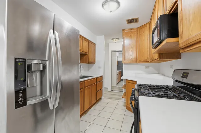 $182,500 | 1375 Rebecca Drive, Unit 213, Hoffman Estates, IL 60169