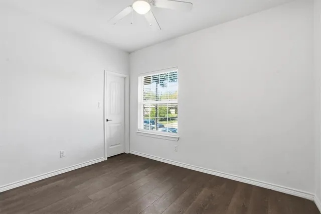 a view of livingroom with furniture and windows