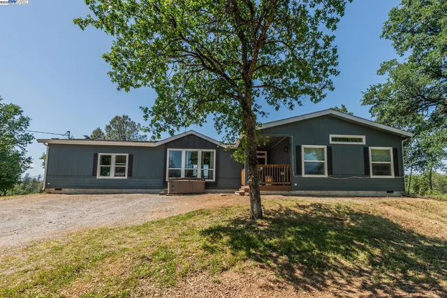 $370,000 | 21679 Squaw Grass Trail, Redding, CA 96003
