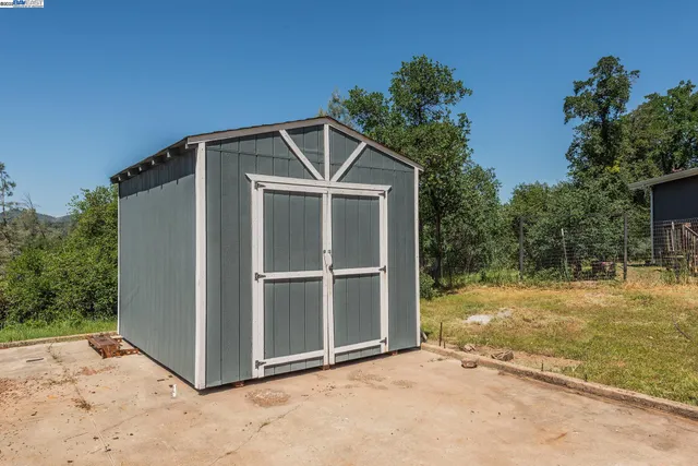 $370,000 | 21679 Squaw Grass Trail, Redding, CA 96003