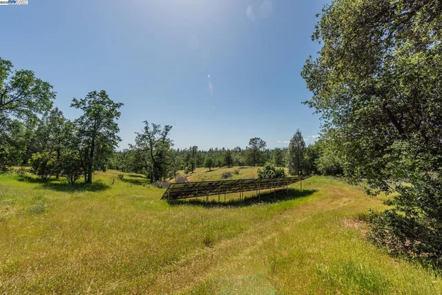 $370,000 | 21679 Squaw Grass Trail, Redding, CA 96003