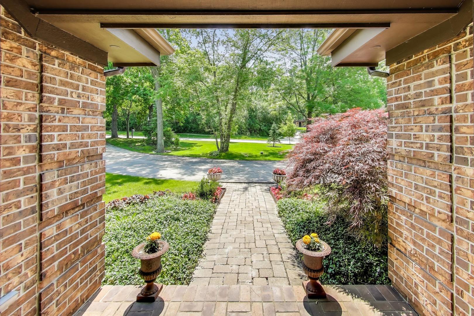 1710 Devonshire Lane Lake Forest, IL 60045 - Photo 3 of 43