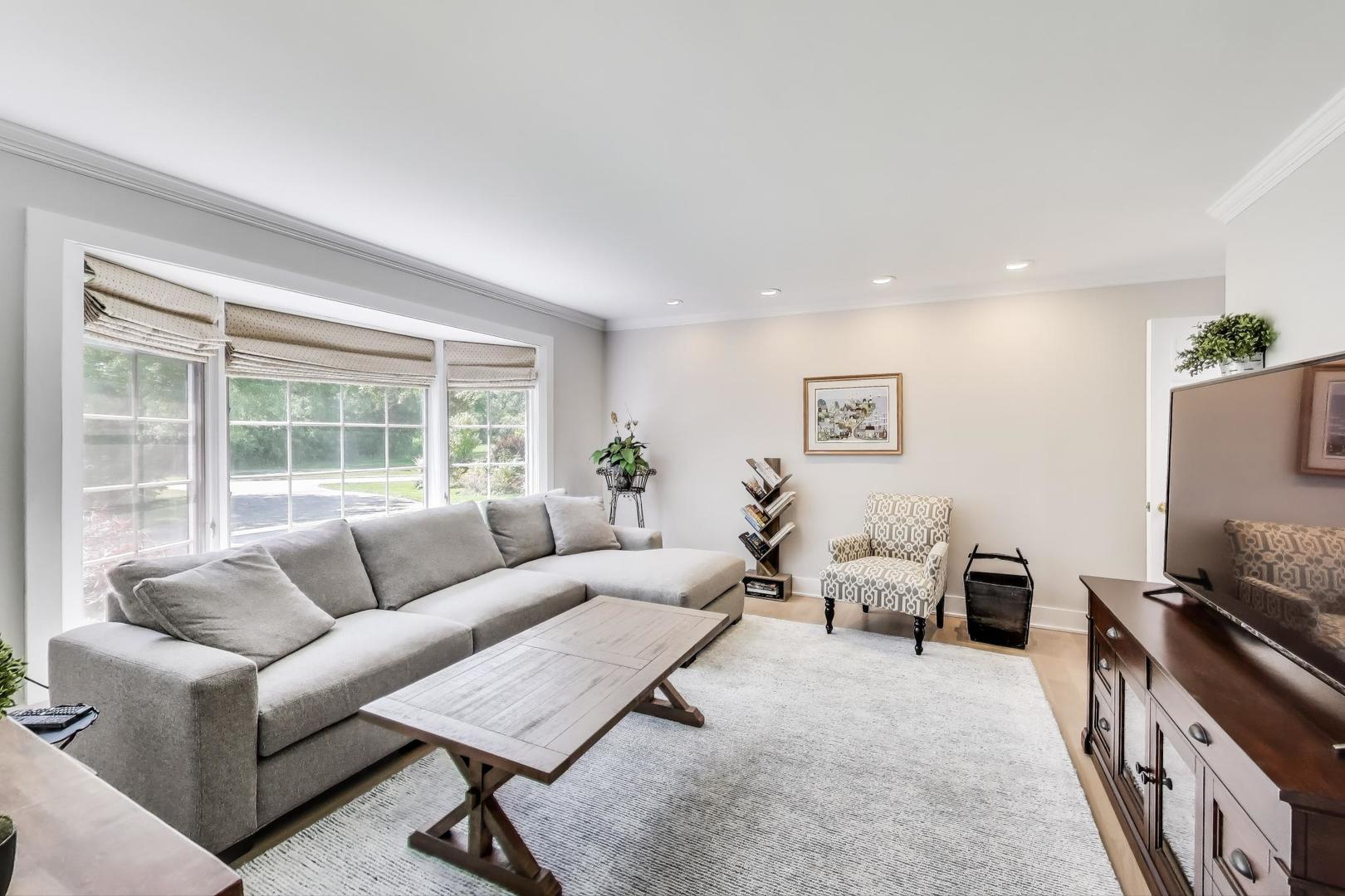 1710 Devonshire Lane Lake Forest, IL 60045 - Photo 6 of 43