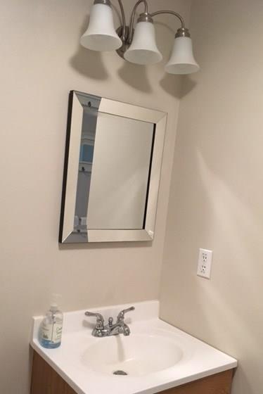 94 Lewiston Road, Unit 9 Gray, ME 04039 - Photo 22 of 25 Full bath-2nd floor