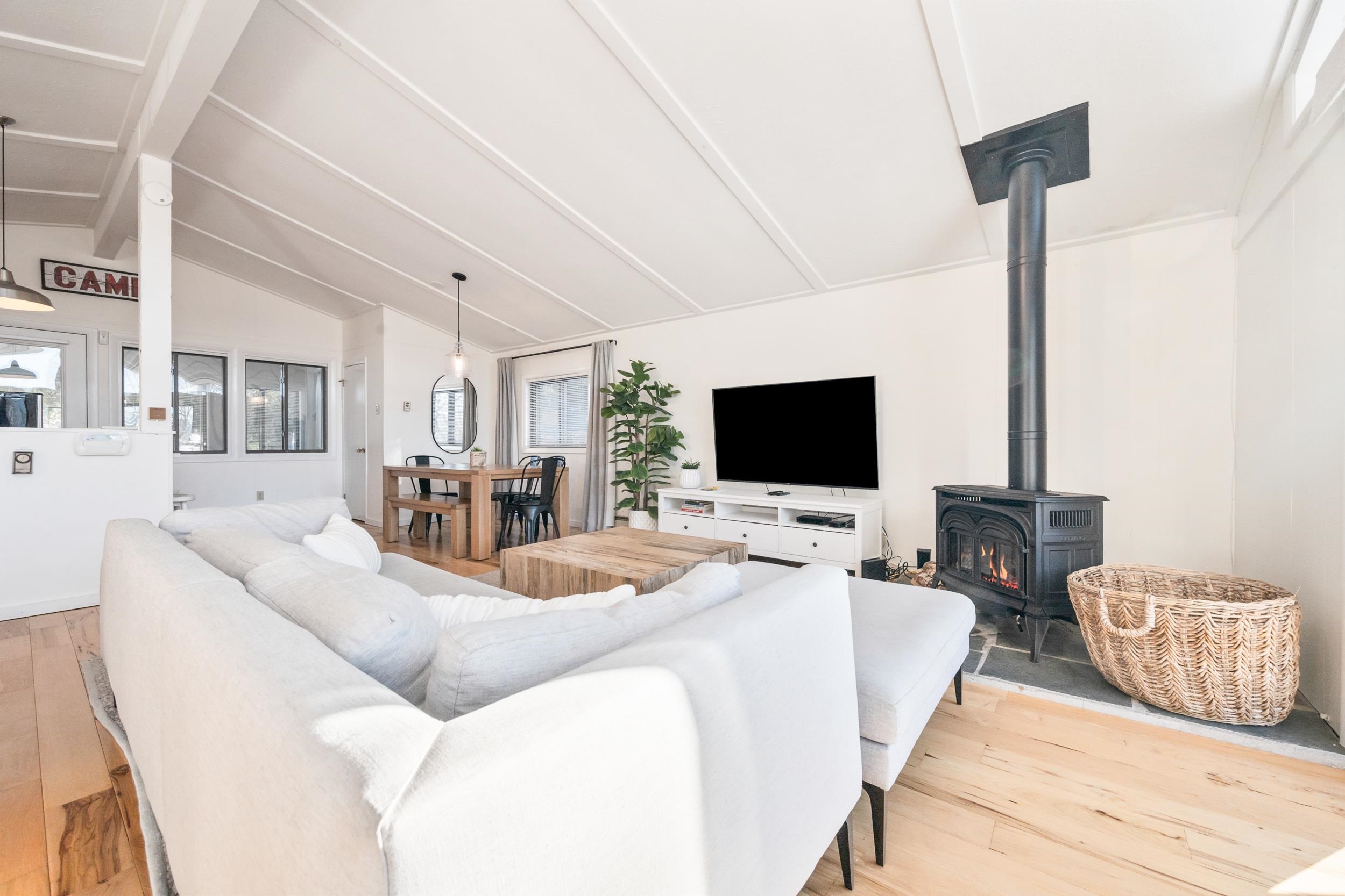 104 Alpstrausse Bartlett, NH 03845 - Photo 8 of 44