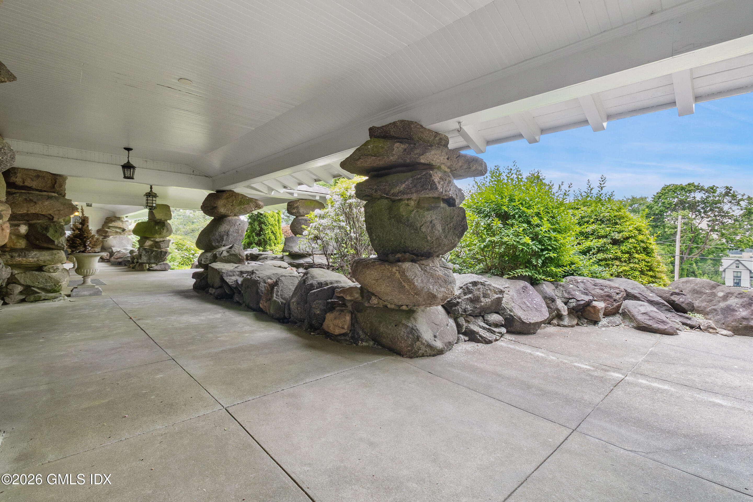 432 Field Point Road Greenwich, CT 06830 - Photo 6 of 49 Front Porch
