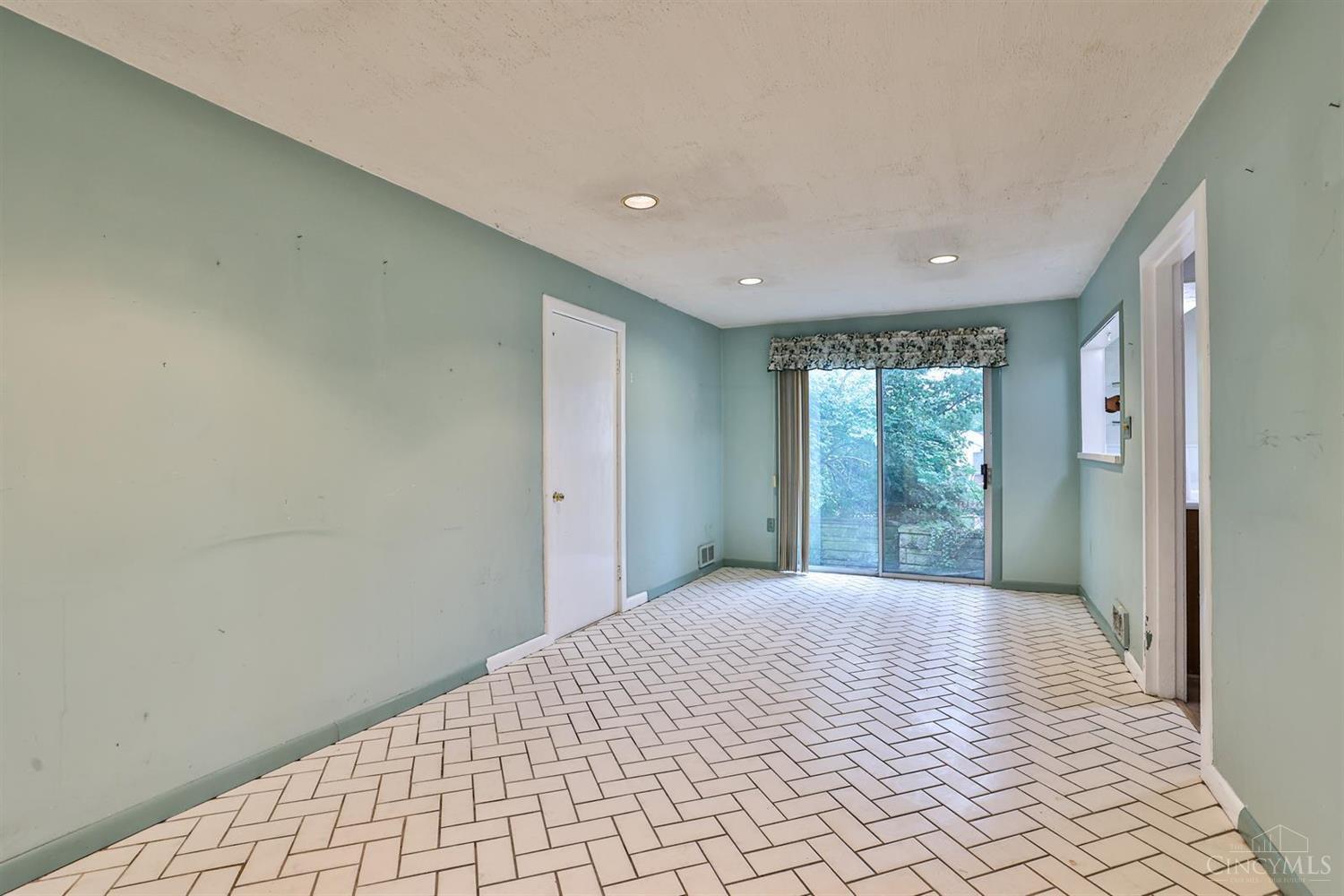 960 Markley Road Cincinnati, OH 45230 - Photo 7 of 31