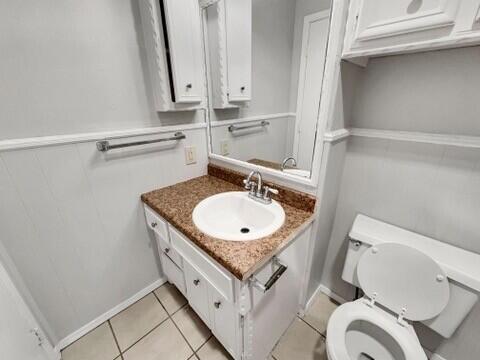 4313 53rd Street, Unit B Lubbock, TX 79413 - Photo 15 of 16 4313 53rd Unit B bathroom 2