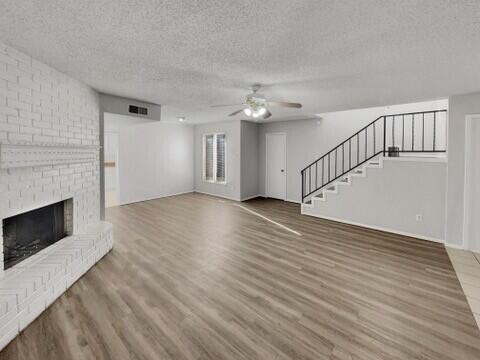 4313 53rd Street, Unit B Lubbock, TX 79413 - Photo 4 of 16 4313 53rd Unit B living room 3