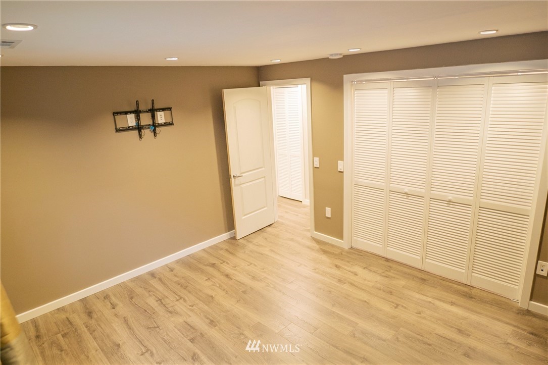 3436 Southeast 5th Street Renton, WA 98058 - Photo 11 of 28 a view of an empty room and window
